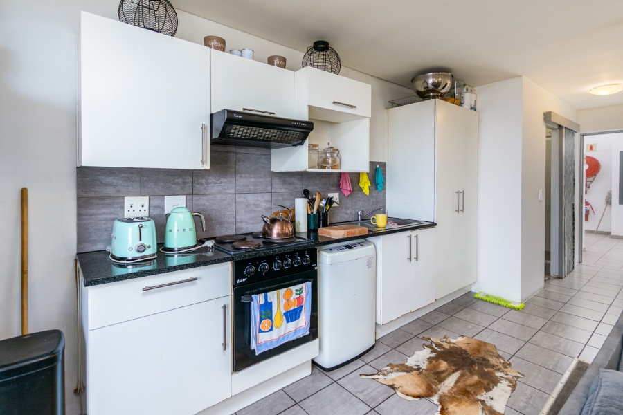 1 Bedroom Property for Sale in Zonnebloem Western Cape